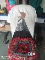 लोहे की 2 रैक 1 कुर्सी 1टेबल 1 बैंच 3 स्टूल बिकाऊ है सम्पर्क करें