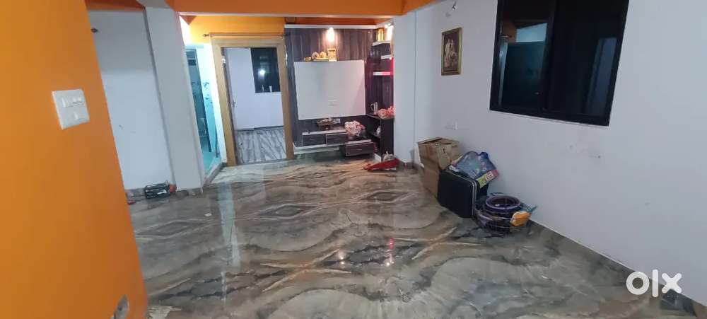 2 BHK flat for family and girls