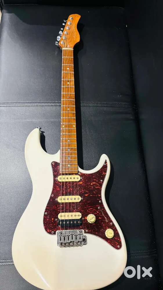 Sire s7 larry carlton series, 1 year old