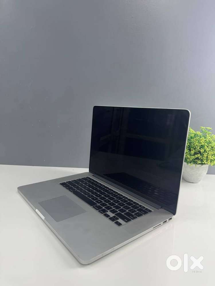 Apple macbookpro i7 16/512 good conditions