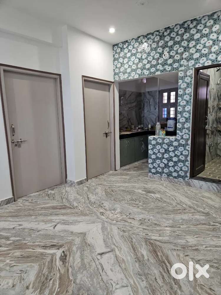 Avalilable both 1bhk and 2 bhk on ground floor and 3rd floor