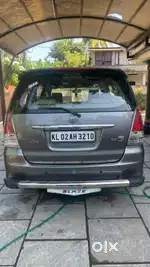 Toyota Innova 2011 Diesel Well Maintained showroom service history