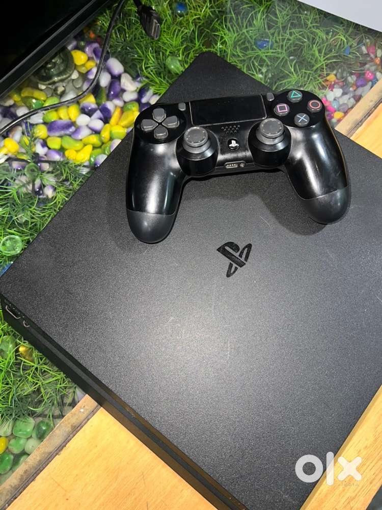 PlayStation 4 slim 500 GB (PS4)