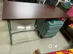 10 year old offce table