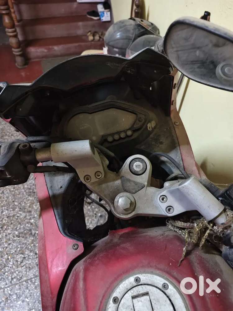 Bajaj pulser 220