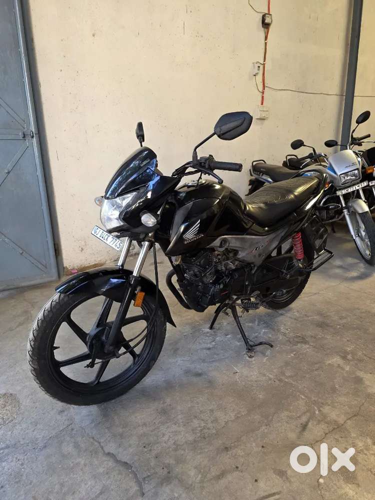HONDA LIVO