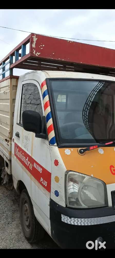Mahindra maximo