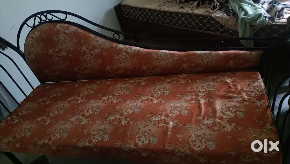 Diwan sofa