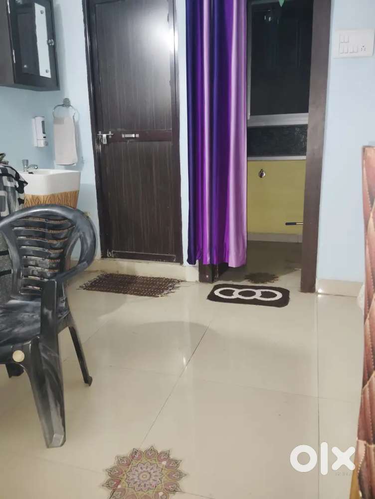 Seprate floor to rent or sales