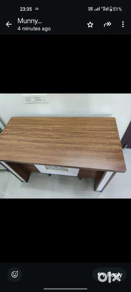 Computer table