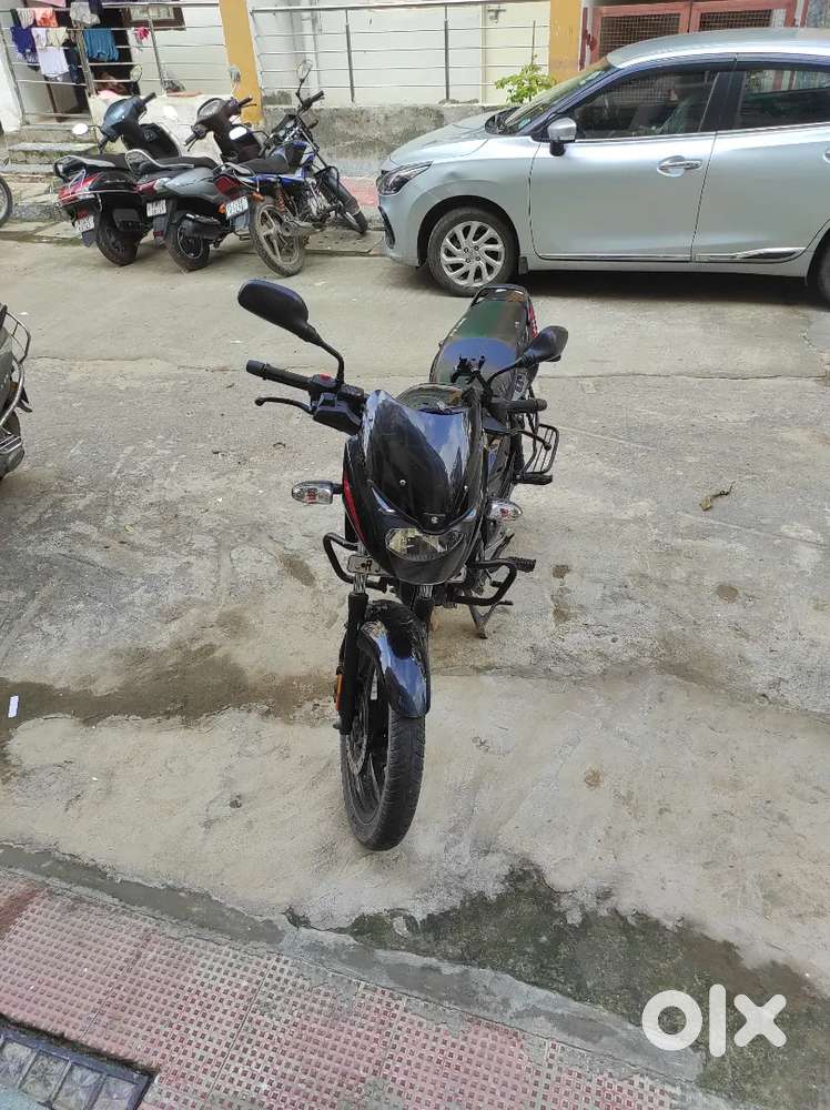 Mujhe fore wheeler leni Aisi bech raha hun