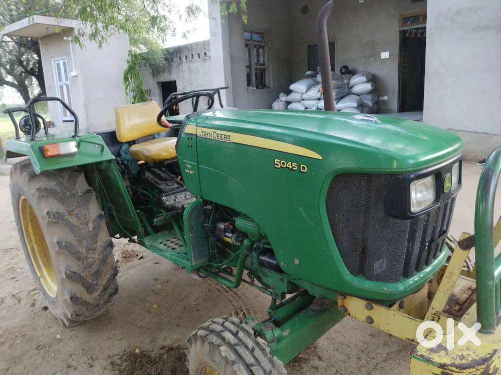 John Deere 5045D