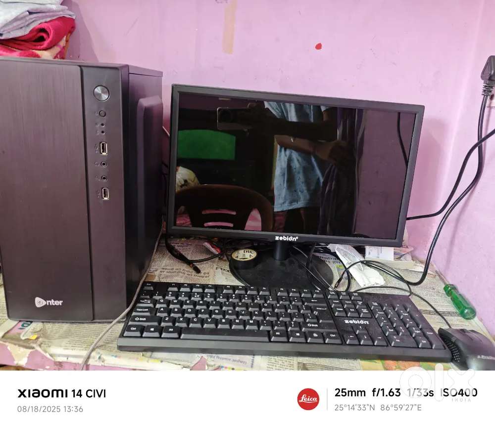 New Computer under warranty intel i3 4GB Ram 128GB SSD