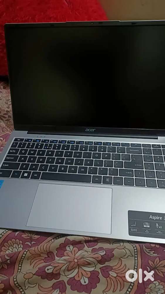 Accer aspire laptop new one not used with warranty 8 gb ram 500 hdd