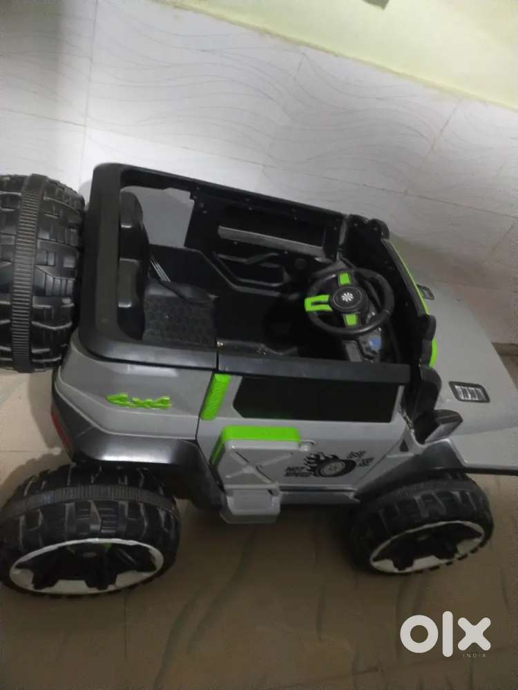 Thar WN-1166 car children drive