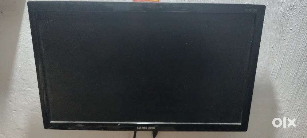 LCD Samsung Desktop with CPU and UPS