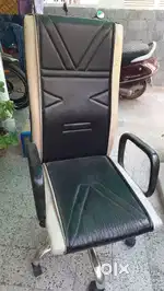 Revolving chair