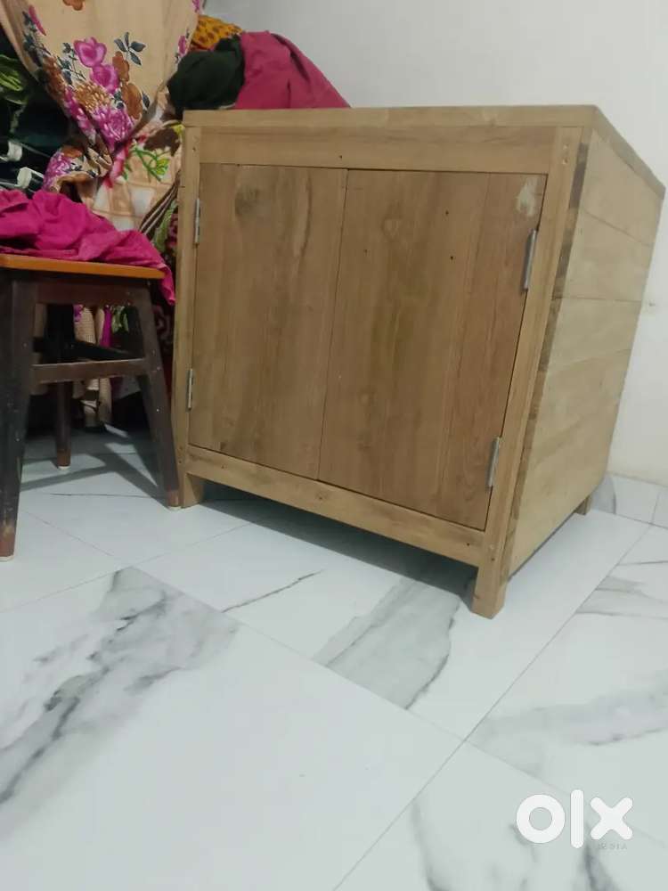 Sagon lakdi ka box hai pura 28 inch High 28 chodai