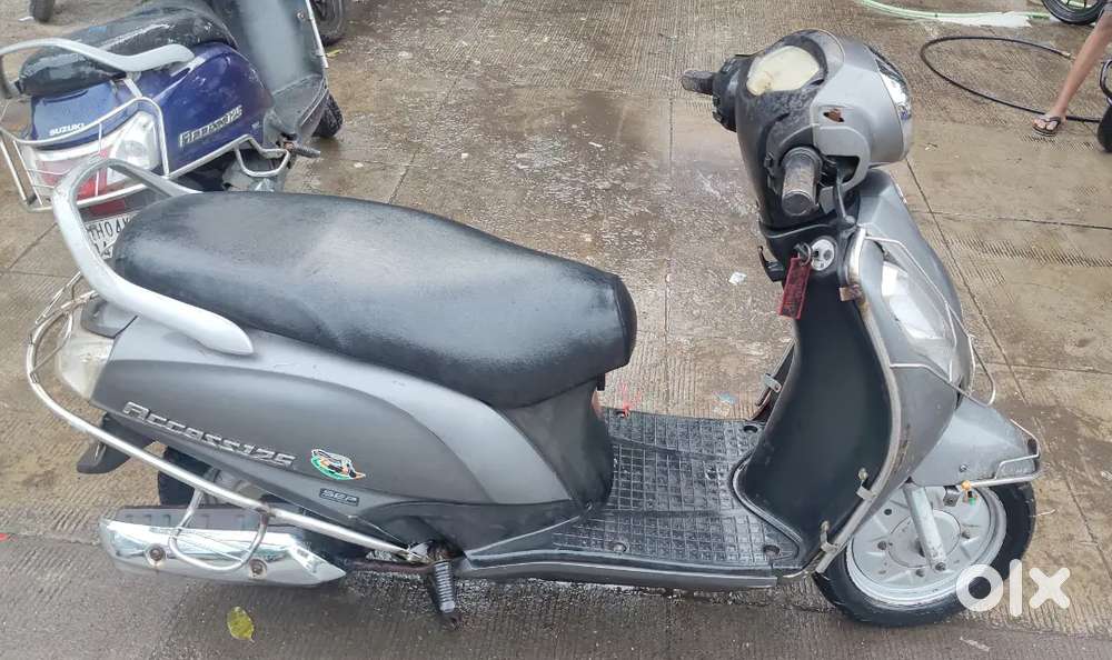 Suzuki Access 125/ Grey Color