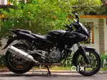 BAJAJ PULSAR  220 FOR IMMEDIATE SALE