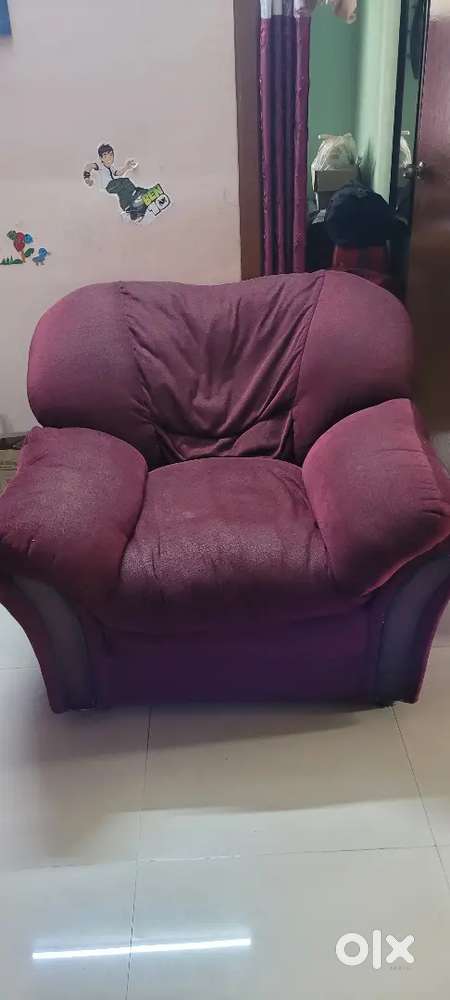 1 seater sofa (minor stiching required)