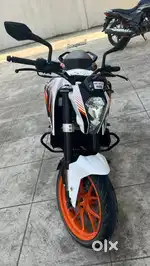 9 years old KTM Duke 390 in superb condition