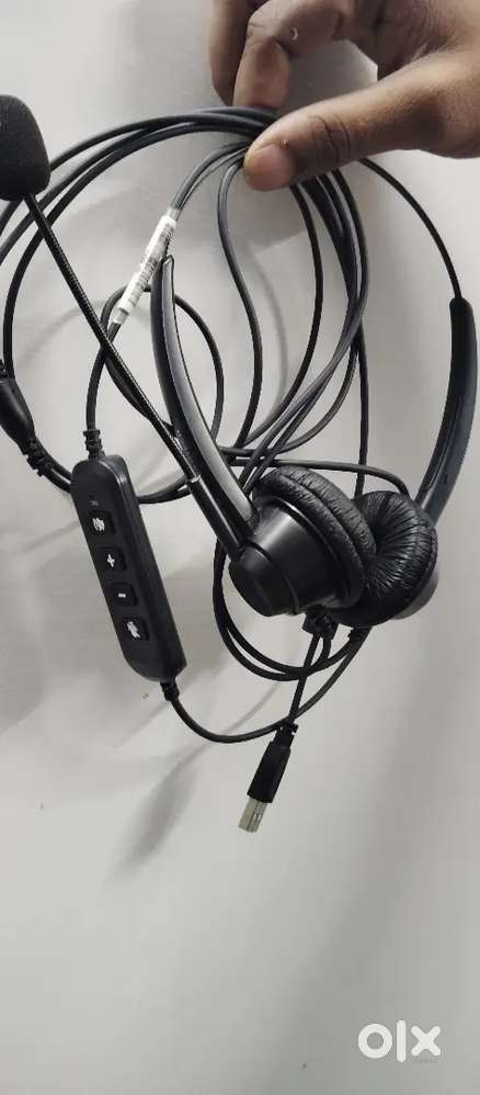 Infotech headphone with voice cancellation