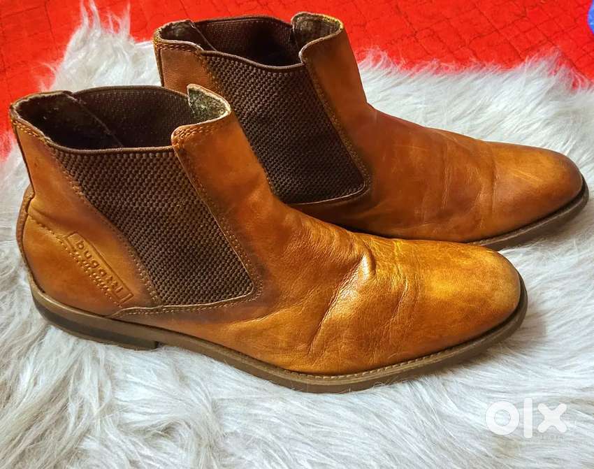 Original bugatti santos boots Size 9,10 Rich brown 1month old