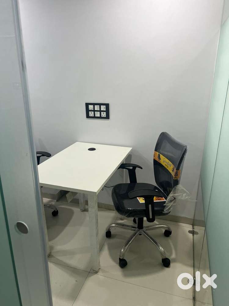 office Availble on rent madhumilan square