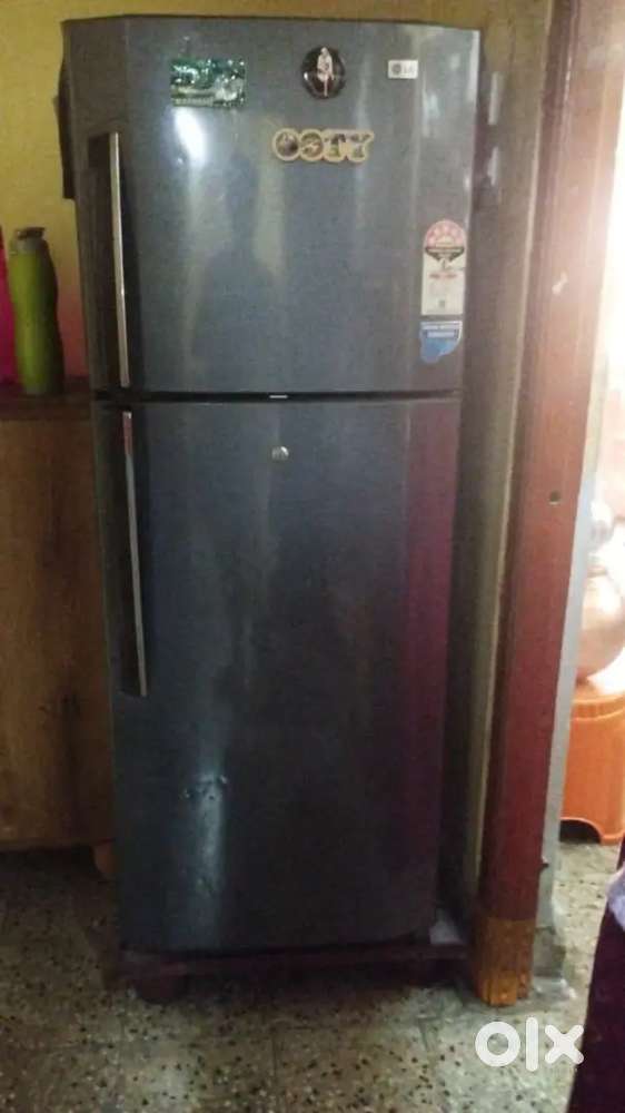 Good condition double door fridge