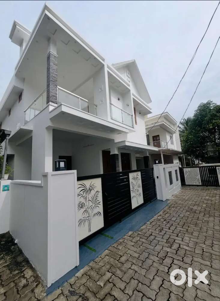 Pathirippala-shornur highway side 2&3BHK villas for sale