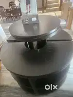 Showrrom round table set