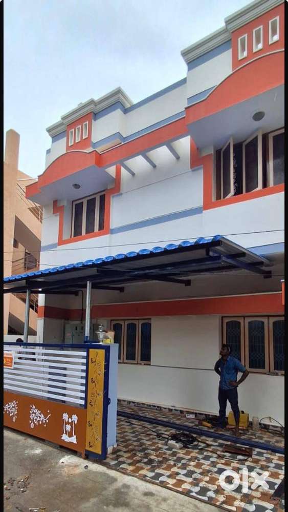 Individual house with two units for rental