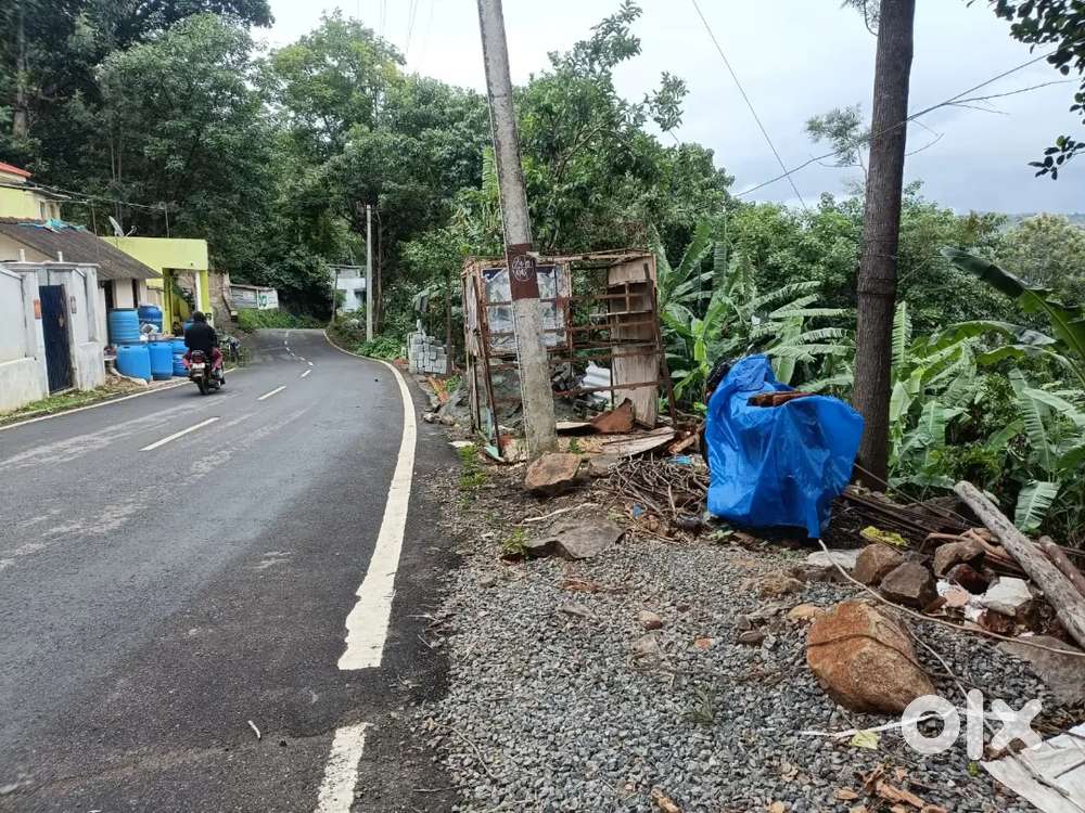 Plot Land . Yercaud , Keeraikadu . 8 Kms from Lake