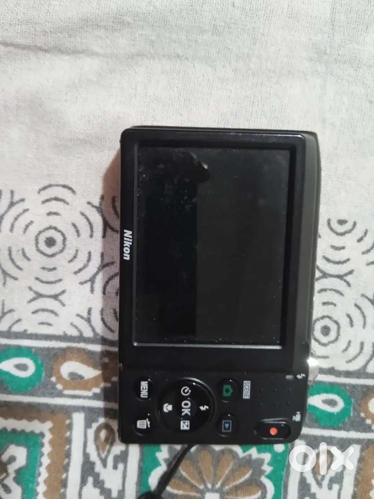 1Nikon coolpixg