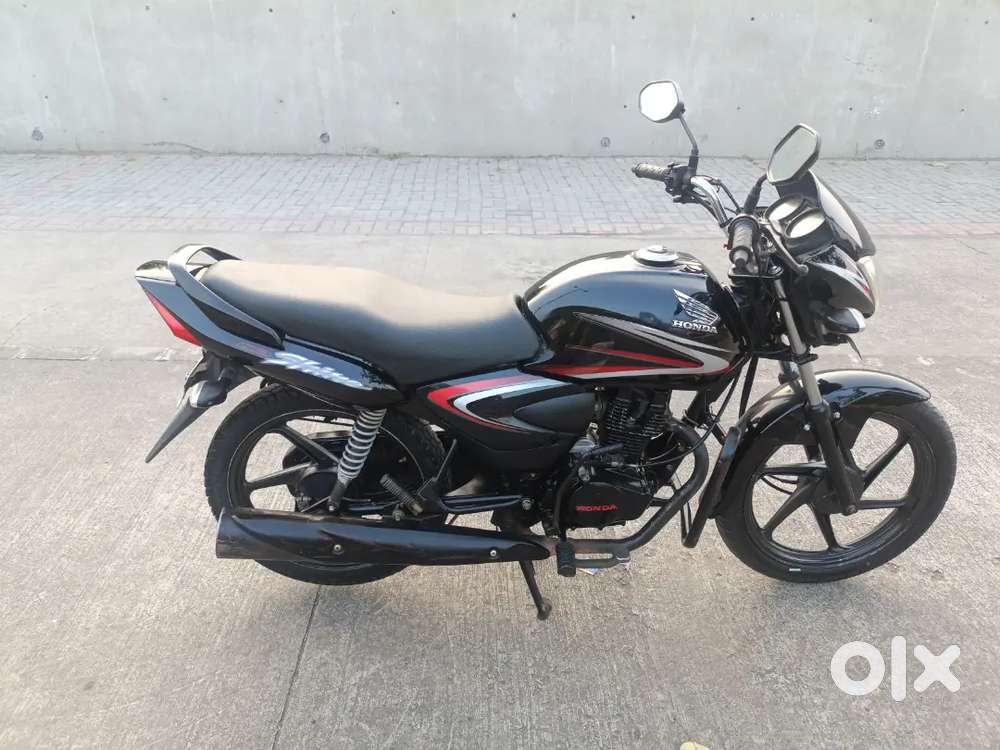 Honda CB shine brand new condition all' papers completed