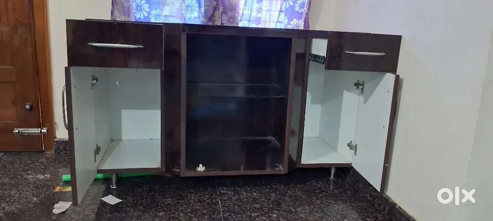 WOODEN TABLE