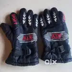 3 pair of gloves