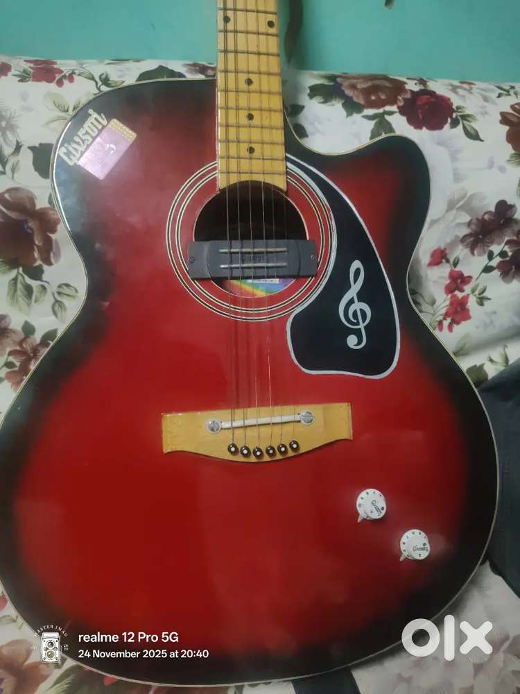 Givson Guiter Full Fresh Condition Sale