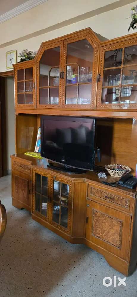 TV and Crockery Unit