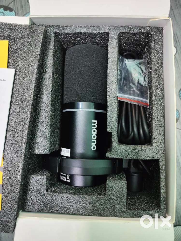 Maono PD200x Professional mic. 1month old. 11 months warranty left