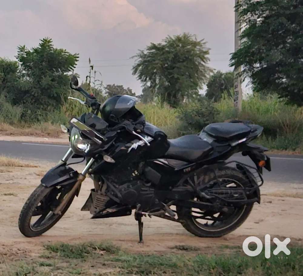 Apache rtr 200 4v 2018 model black Good condition
