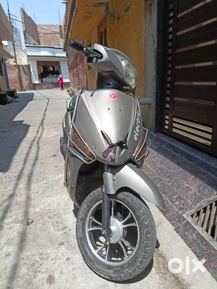 Electric scooter