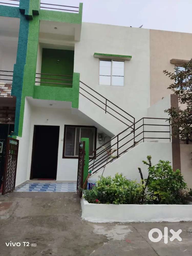 Duplex sale ready to move