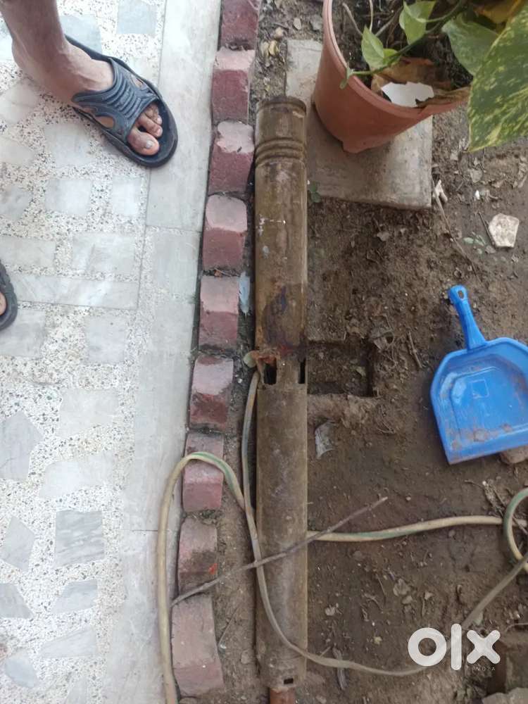 Submursible pump & geyser 25 liter bajaj