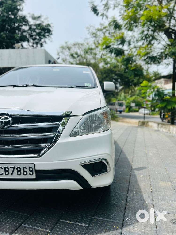 Toyota Innova 2.5 G (Diesel) 7 Seater BS IV, 2014, Diesel