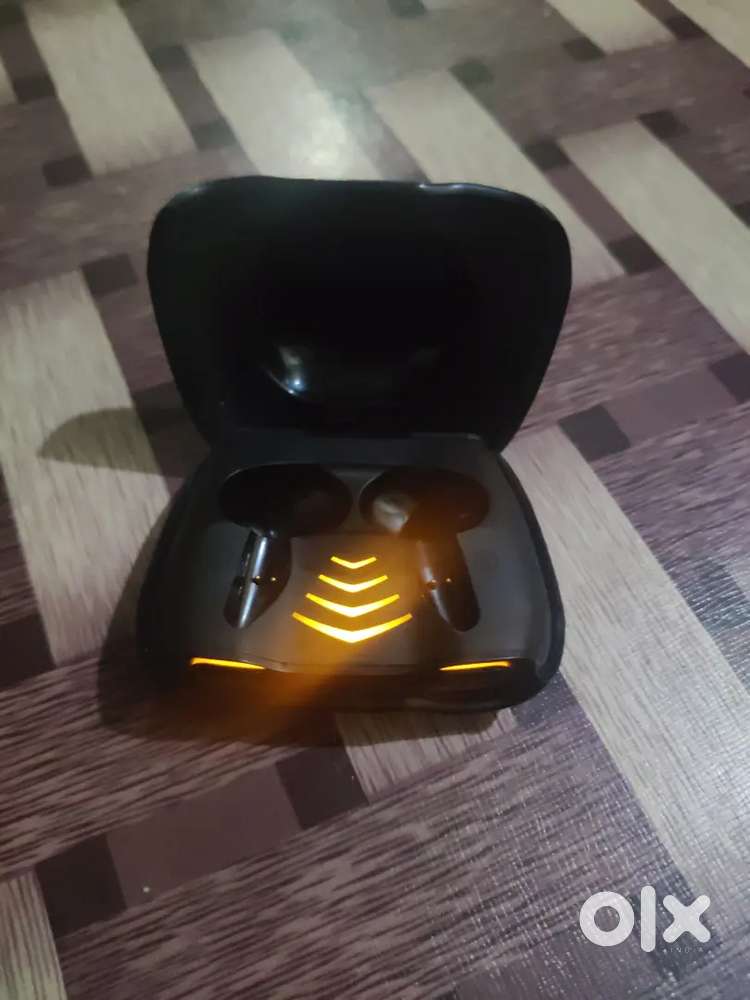 Earbuds box