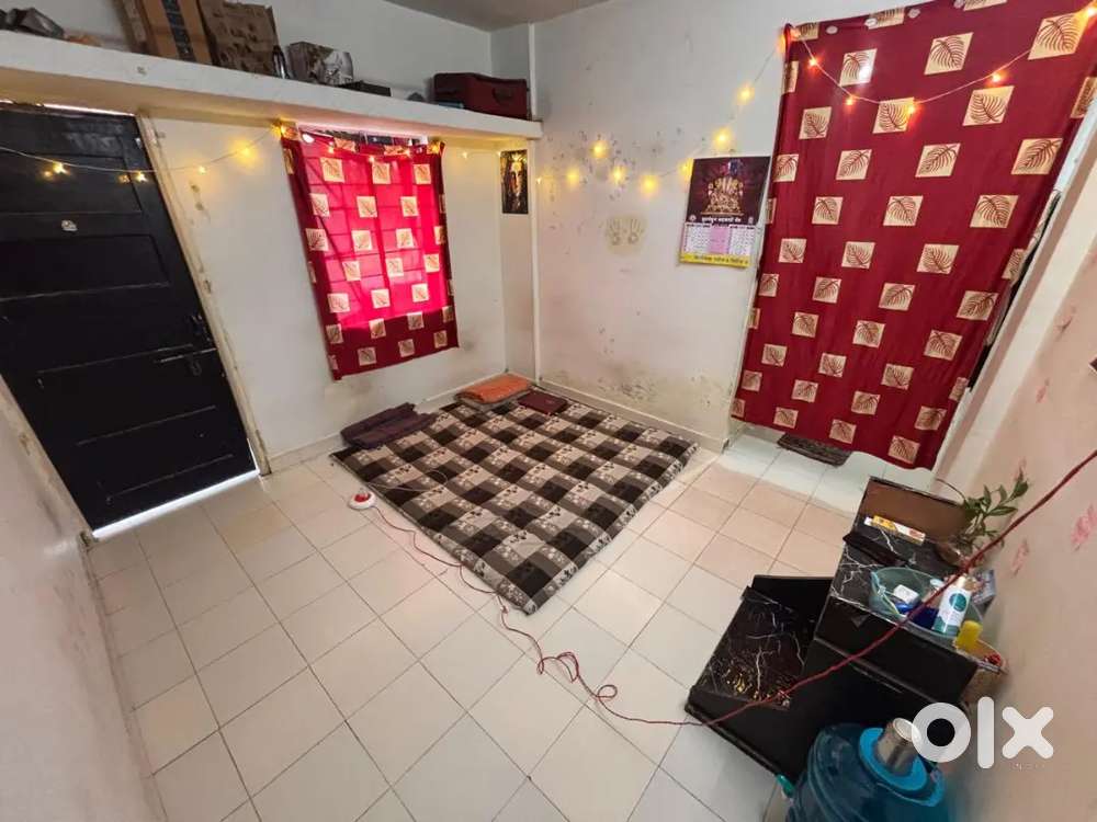 Roommate Needed (8999)