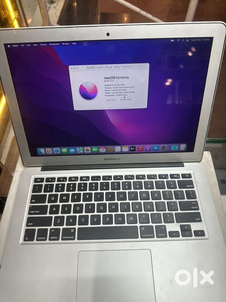 Mc Book Air 13 inch Laptop 2017 edition in awesome condition
