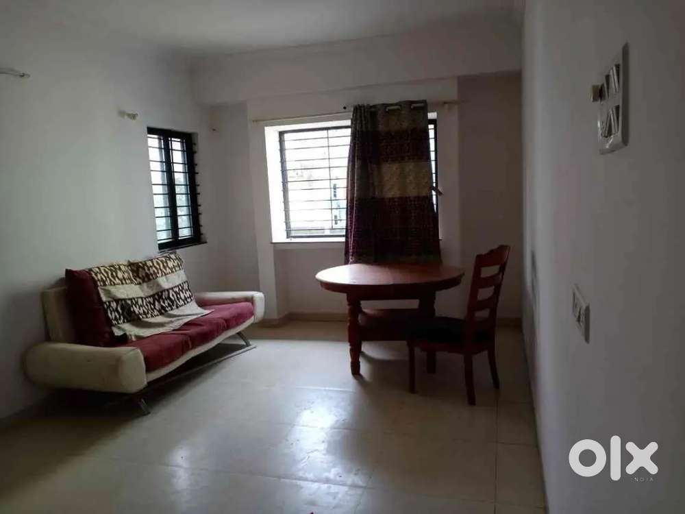 Low rent & deposit - female flatma